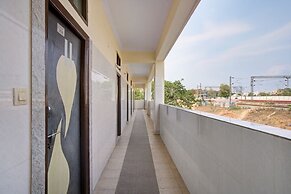 iROOMZ Hotel Sweekar Suites