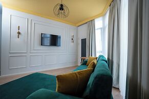 Bird Nest Suite