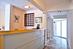 Native Hotel