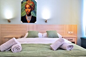 Native Hotel