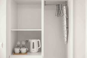 Phaedrus Living: Coastal Seaside Residences 04
