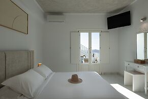 Nevma Suites