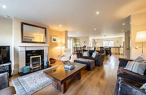 Spacious Home to Sleep 6 Just a Short Stroll From Kenmare