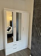 Impeccable 3-bed House in Walsall