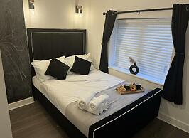 Impeccable 3-bed House in Walsall