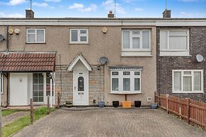 3-bed House, Sleeps 6, Free Parking,wifi