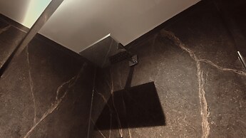 Bellman Hotel