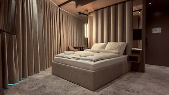 Bellman Hotel