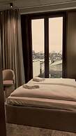 Bellman Hotel