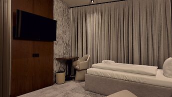 Bellman Hotel
