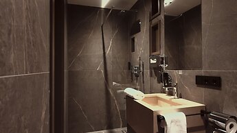 Bellman Hotel
