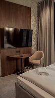 Bellman Hotel
