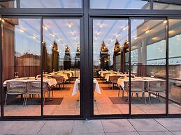 Bellman Hotel