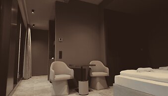 Bellman Hotel