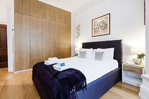 Bright and Modern Mayfair Apartment