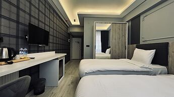 El Baboos Hotel