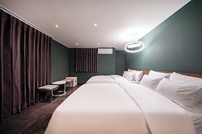 Hotel May Yongsan