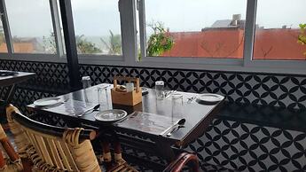 Izi Beach Stay