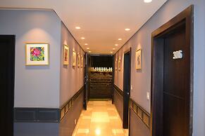 HOTEL VELVET GREY