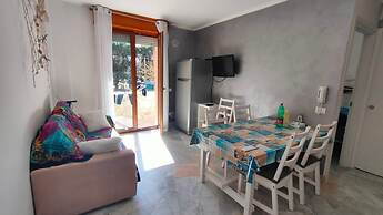 Completely Refurbished Flat Near the Beach