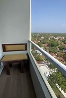 Studio - Sleeps 3 - Pool - Parking - Balcony