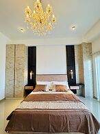 Studio - Sleeps 3 - Pool - Parking - Balcony
