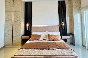 Studio - Sleeps 3 - Pool - Parking - Balcony
