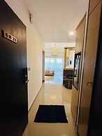 Studio - Sleeps 3 - Pool - Parking - Balcony