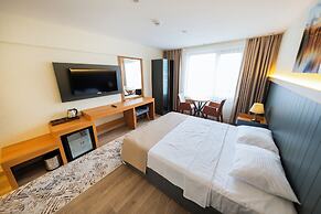 PERA NORTH HOTEL - LOUNGE & RESTAURANT