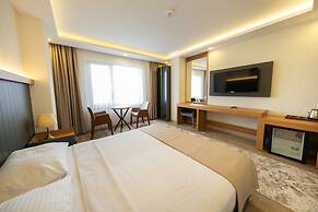 PERA NORTH HOTEL - LOUNGE & RESTAURANT