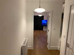 Brand New Entire 4 Bed House/multiple Parking