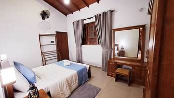 Golden Shower Inn