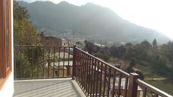 Goroomgo Wooden Umbrella Bhimtal