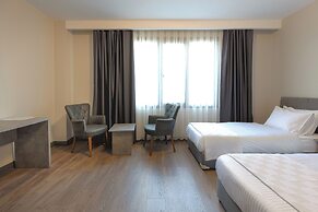 Grand Royal Hotel