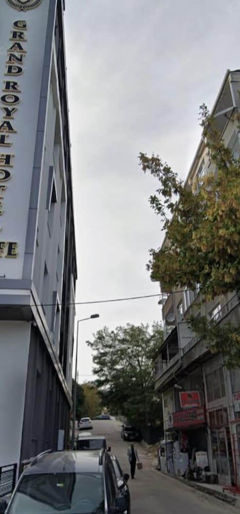 Grand Royal Hotel