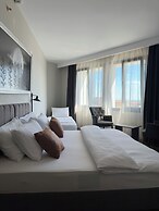 Grand Royal Hotel