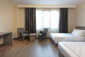 Grand Royal Hotel