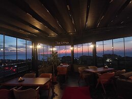 Grand Royal Hotel