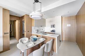 StoneTree - Luxury 1BR - Prime Location