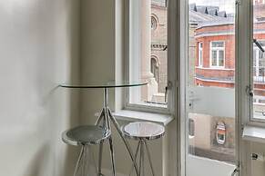 St. James / Westminster Apartment