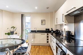 Vibrant London Canal Apartment