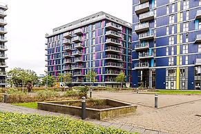 Vibrant London Canal Apartment