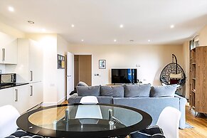 Vibrant London Canal Apartment