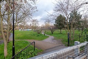Regent's Canal View Apartment