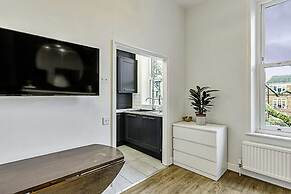 The Shepherd's Bush Hideaway