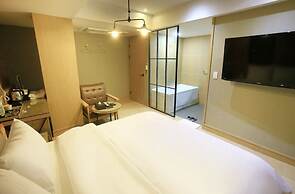 Hotel Myeong Jak