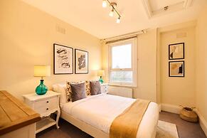 The Peckham Hideaway - Bright 3bdr Flat