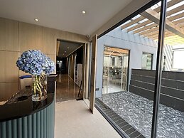 ARNI Skye Hotel