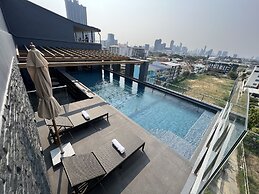 ARNI Skye Hotel