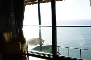 Venek Villa Suit